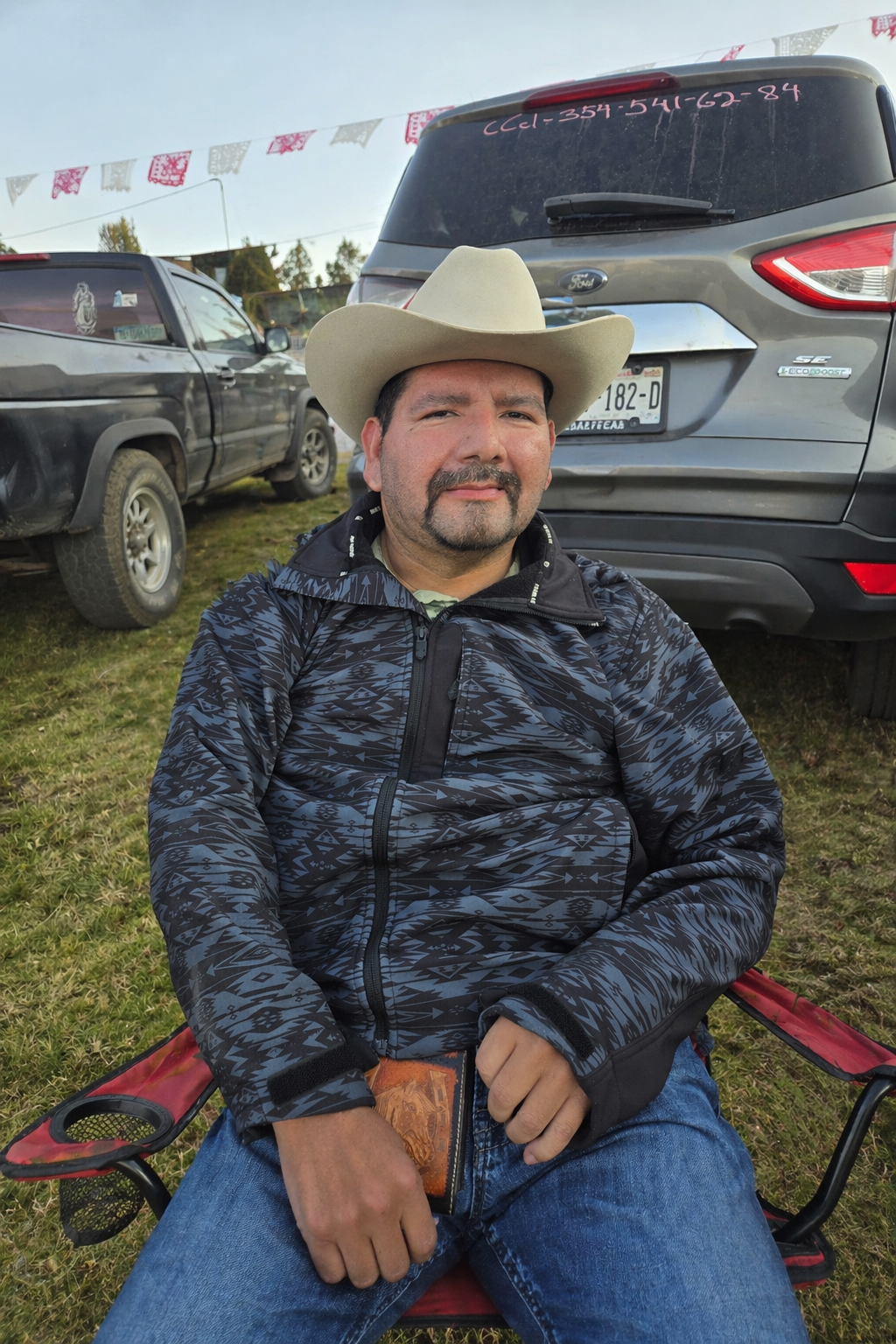 yo_en-jaripeo-turianAlto Pancho in rodeo wearing a cowboy hat and a jacket
